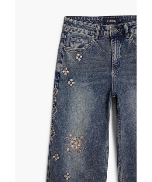 Desigual（デシグアル）の「刺繍ミラーディテールデニムキュロット（デニムパンツ・レディース・ブルー・38/40/44/34/36/42）」の4枚目の写真