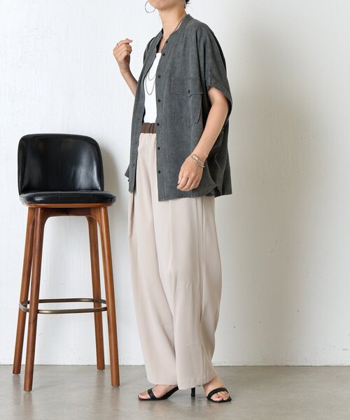 Jena espace merveilleux(ジェナ エスパスメルヴェイユ)の「リヨセルツイルシャツ(シャツ/ブラウス・レディース・チャコールグレー/カーキ・FREE)」の4枚目の写真