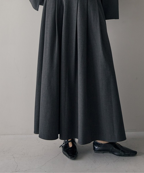 for/c（フォーシー）の「[セットアップ対応]きれいめはっ水タックフレアスカート【サスティナブル】（スカート・レディース・ブラック/チャコールグレー/グレー/ライトグレー・L/M）」の22枚目の写真