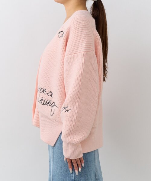 La boutique BonBon（ラブティックボンボン）の「【大人の遊び心】手書き風ロゴ刺繍片畦カーディガン（カーディガン/ボレロ・レディース・オフホワイト/ピンク・FREE）」の19枚目の写真