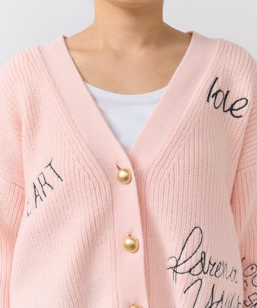 La boutique BonBon（ラブティックボンボン）の「【大人の遊び心】手書き風ロゴ刺繍片畦カーディガン（カーディガン/ボレロ・レディース・オフホワイト/ピンク・FREE）」の21枚目の写真