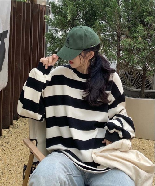 WEGO(ウィゴー)の「WEGO/バイカラーボーダーオーバーサイズロンT/トップス(Tシャツ/カットソー・レディース・その他3/その他2/その他1・LARGE/MEDIUM)」の2枚目の写真