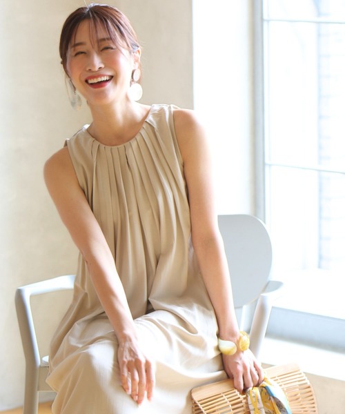 Ehre style(エーレスタイル)の「週末コーデに 迷わず映える タックワンピ(ワンピース・レディース・カーキ/ベージュ・FREE)」の22枚目の写真