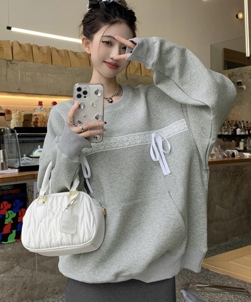 PRIVATE BEACH(プライベートビーチ)の「レースリボン付きオーバーサイズスウェットトレーナー(スウェット・レディース・グレー/ブラック・S/M/L)」の4枚目の写真