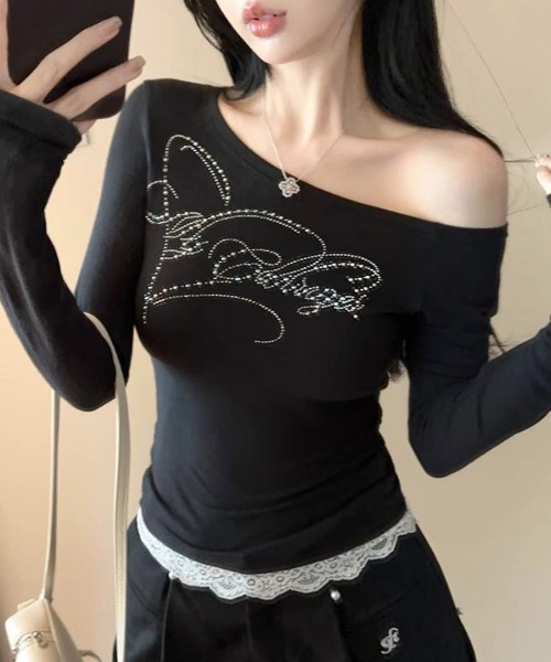 REMUR(レミュール)の「ラインストーンワンショル裾レースロンT(Tシャツ/カットソー・レディース・ブラック/グレー・M)」の7枚目の写真