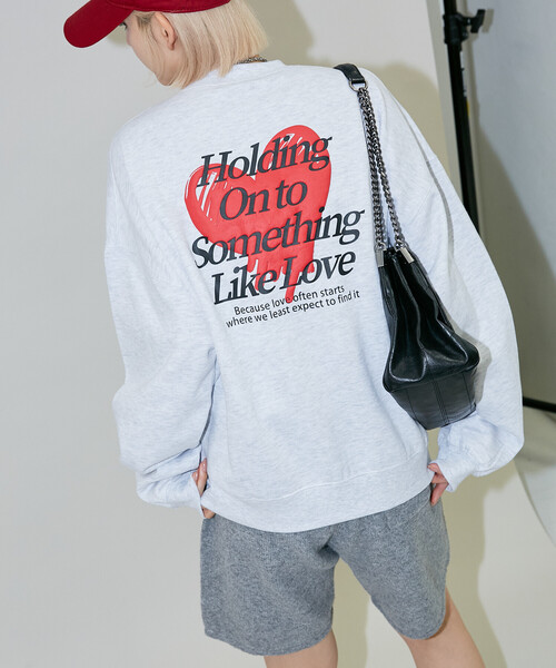PUBLUX(パブリュクス)の「PUBLUX/パブリュクス LOVE POP STUDIO HEART LOGO GRAPHIC SWEAT(限定展開)(スウェット・メンズ・ライトグレー/ネイビー/ブラック・SMALL/MEDIUM/LARGE)」の1枚目の写真