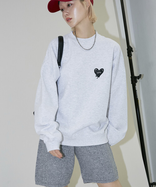 PUBLUX(パブリュクス)の「PUBLUX/パブリュクス LOVE POP STUDIO HEART LOGO GRAPHIC SWEAT(限定展開)(スウェット・メンズ・ライトグレー/ネイビー/ブラック・SMALL/MEDIUM/LARGE)」の14枚目の写真