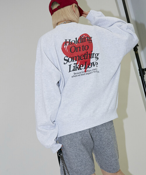 PUBLUX(パブリュクス)の「PUBLUX/パブリュクス LOVE POP STUDIO HEART LOGO GRAPHIC SWEAT(限定展開)(スウェット・メンズ・ライトグレー/ネイビー/ブラック・SMALL/MEDIUM/LARGE)」の13枚目の写真