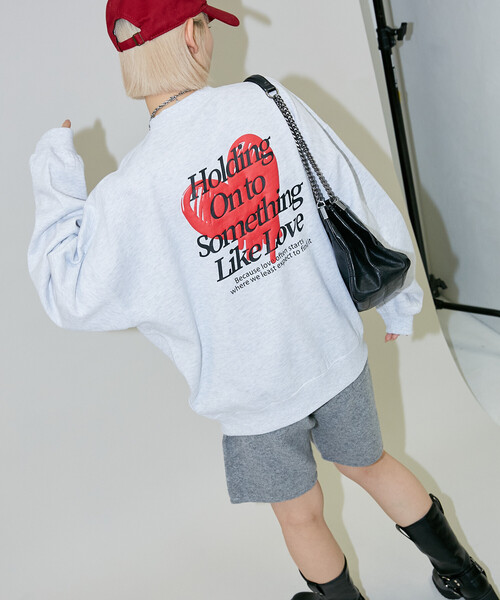 PUBLUX(パブリュクス)の「PUBLUX/パブリュクス LOVE POP STUDIO HEART LOGO GRAPHIC SWEAT(限定展開)(スウェット・メンズ・ライトグレー/ネイビー/ブラック・SMALL/MEDIUM/LARGE)」の7枚目の写真