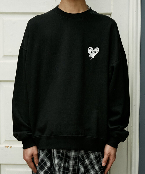PUBLUX(パブリュクス)の「PUBLUX/パブリュクス LOVE POP STUDIO HEART LOGO GRAPHIC SWEAT(限定展開)(スウェット・メンズ・ライトグレー/ネイビー/ブラック・SMALL/MEDIUM/LARGE)」の5枚目の写真