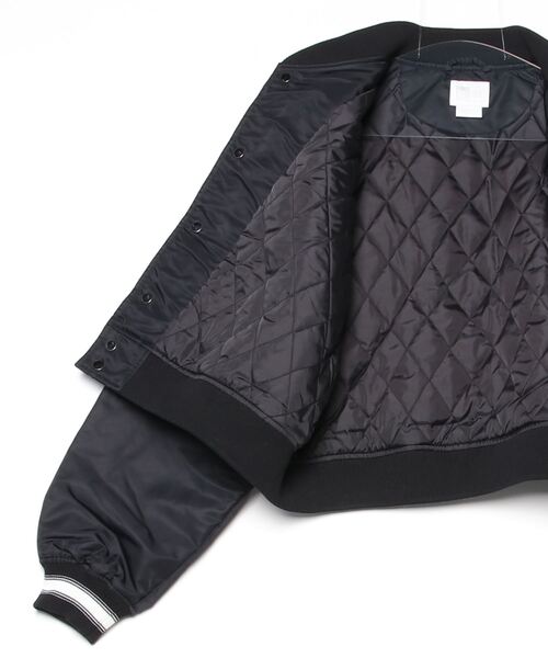 NEW ERA（ニューエラ）の「ニューエラ  WS NYLON VARSITY JACKET LOSDOD BLK（スタジャン・レディース・ブラック・S/M）」の2枚目の写真