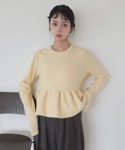 LIAN(リアン)の「ペプラムバルーンニットプルオーバー(ニット/セーター・レディース・ブラウン/イエロー/チャコールグレー/アイボリー/ブラック・FREE)」の5枚目の写真