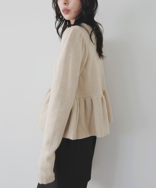 LIAN(リアン)の「ペプラムバルーンニットプルオーバー(ニット/セーター・レディース・ブラウン/イエロー/チャコールグレー/アイボリー/ブラック・FREE)」の22枚目の写真
