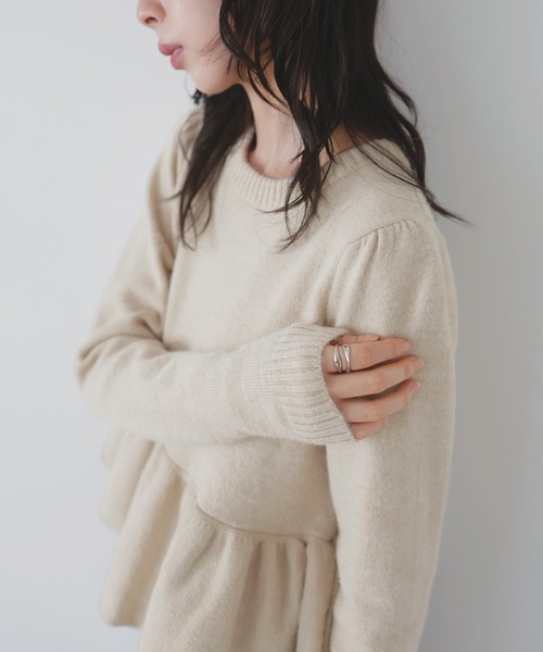 LIAN(リアン)の「ペプラムバルーンニットプルオーバー(ニット/セーター・レディース・ブラウン/イエロー/チャコールグレー/アイボリー/ブラック・FREE)」の6枚目の写真