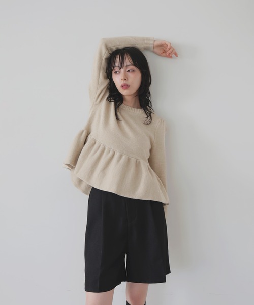 LIAN(リアン)の「ペプラムバルーンニットプルオーバー(ニット/セーター・レディース・ブラウン/イエロー/チャコールグレー/アイボリー/ブラック・FREE)」の7枚目の写真