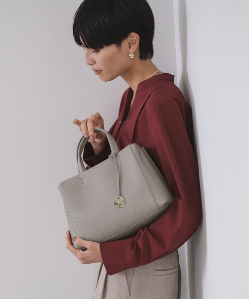 OPAQUE.CLIP（オペークドットクリップ）の「【2WAY/人間工学】シュリンクミドルトートバッグ（トートバッグ・レディース・ブラック/ブラウン系その他/グレー・00）」の4枚目の写真