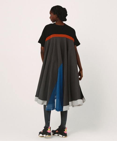 bedsidedrama（ベットサイドドラマ）の「Draped Maxi Tee Dress（ワンピース・レディース・ライトグレー/ブラック・2）」の4枚目の写真