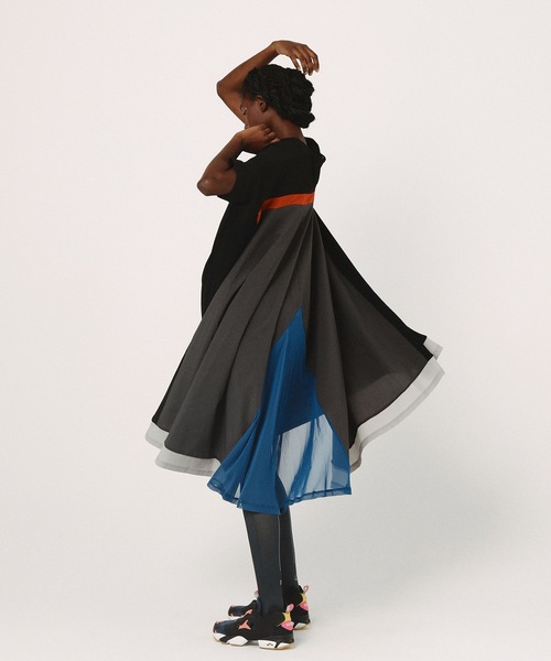 bedsidedrama（ベットサイドドラマ）の「Draped Maxi Tee Dress（ワンピース・レディース・ライトグレー/ブラック・2）」の5枚目の写真