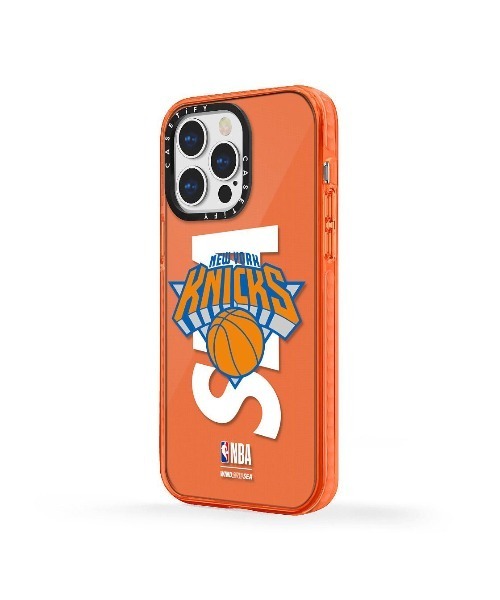 WIND AND SEA(ウィンダンシー)の「NBA×WDS×Casetify (NICKS) ReCASETiF(スマホケース/カバー・メンズ・オレンジ・iPhone 14 Pro)」の2枚目の写真
