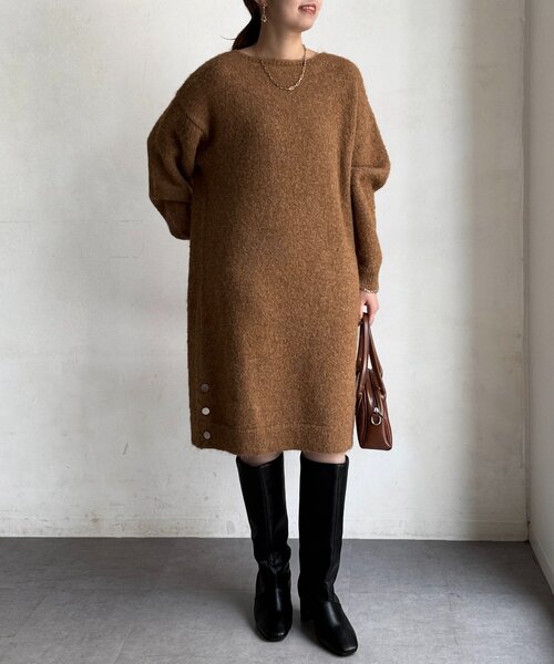 Chez toi（シェトワ）の「サイドGLDボタンミドル丈ニットワンピース（チュニック・レディース・グレー/ベージュ/ダークブラウン・FREE）」の8枚目の写真