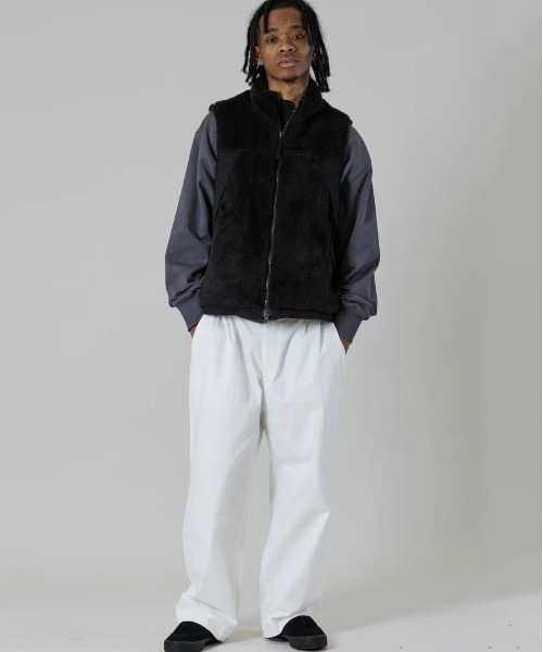 UNFRM OUTDOOR STANDARD(ユニフォームアウトドアスタンダード)の「【UNFRM OUTDOOR STANDARD:ユニフォームアウトドアスタンダード】CLASSIC TWO-TUCK WIDE CHINO TROUSERS/ツータックユニセックスチノパンツ(チノパンツ・メンズ・ベージュ/ホワイト・X-SMALL/SMALL)」の3枚目の写真
