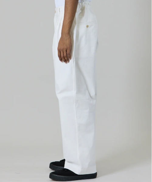 UNFRM OUTDOOR STANDARD(ユニフォームアウトドアスタンダード)の「【UNFRM OUTDOOR STANDARD:ユニフォームアウトドアスタンダード】CLASSIC TWO-TUCK WIDE CHINO TROUSERS/ツータックユニセックスチノパンツ(チノパンツ・メンズ・ベージュ/ホワイト・X-SMALL/SMALL)」の8枚目の写真