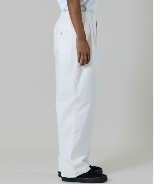 UNFRM OUTDOOR STANDARD(ユニフォームアウトドアスタンダード)の「【UNFRM OUTDOOR STANDARD:ユニフォームアウトドアスタンダード】CLASSIC TWO-TUCK WIDE CHINO TROUSERS/ツータックユニセックスチノパンツ(チノパンツ・メンズ・ベージュ/ホワイト・X-SMALL/SMALL)」の10枚目の写真