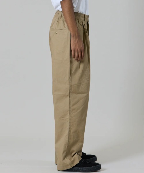 UNFRM OUTDOOR STANDARD(ユニフォームアウトドアスタンダード)の「【UNFRM OUTDOOR STANDARD:ユニフォームアウトドアスタンダード】CLASSIC TWO-TUCK WIDE CHINO TROUSERS/ツータックユニセックスチノパンツ(チノパンツ・メンズ・ベージュ/ホワイト・X-SMALL/SMALL)」の18枚目の写真