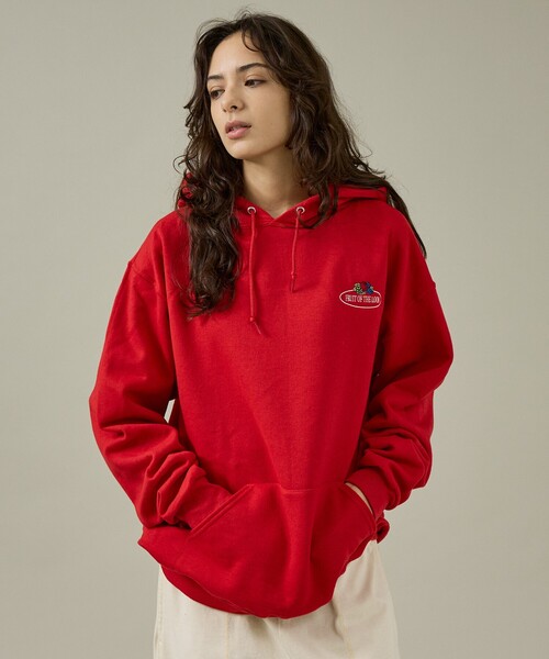 FRUIT OF THE LOOM(フルーツオブザルーム)の「【FRUIT OF THE LOOM】PRINT HOODIE1/ワンポイント/ユニセックス【WEB限定】(パーカー・メンズ・レッド/エンジ・M/L/XL)」の1枚目の写真