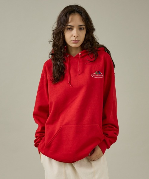 FRUIT OF THE LOOM(フルーツオブザルーム)の「【FRUIT OF THE LOOM】PRINT HOODIE1/ワンポイント/ユニセックス【WEB限定】(パーカー・メンズ・レッド/エンジ・M/L/XL)」の3枚目の写真