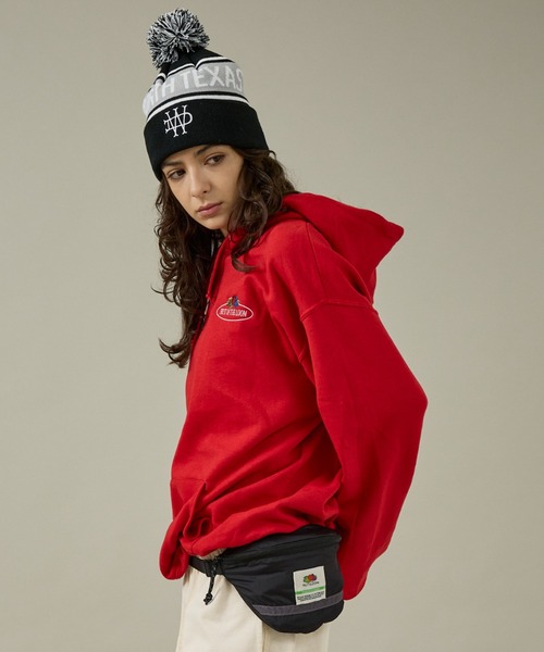 FRUIT OF THE LOOM(フルーツオブザルーム)の「【FRUIT OF THE LOOM】PRINT HOODIE1/ワンポイント/ユニセックス【WEB限定】(パーカー・メンズ・レッド/エンジ・M/L/XL)」の11枚目の写真