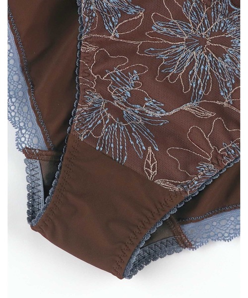 AMPHI（アンフィ）の「「otona MUSEコラボ」「BRAGENIC ブラジェニック ぴたっとフィットタイプ」　ショーツ（ショーツ・レディース・レッド/グリーン/サックスブルー/アイボリー/ブラウン・L/M）」の8枚目の写真