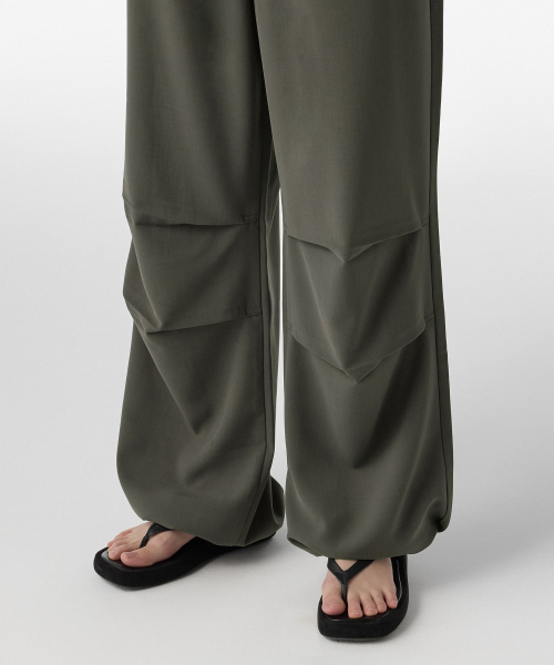 MUSINSA STANDARD WOMAN（ムシンサスタンダードウーマン）の「ウィメンズリネンライクパラシュートパンツ[カーキグレー]（スラックス・レディース・その他・34/32/30/24/26/28）」の9枚目の写真