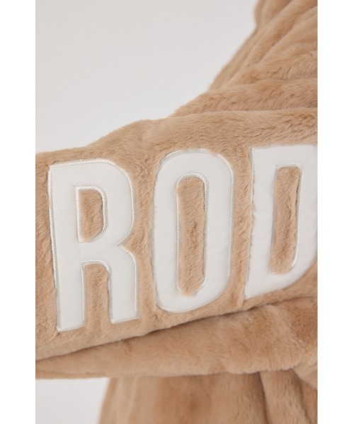 RODEO CROWNS WIDE BOWL(ロデオクラウンズワイドボウル)の「ロゴパッチエコファーブルゾン(ブルゾン・レディース・アイボリー/ベージュ/ブラック/ライトブルー・MEDIUM/LARGE)」の11枚目の写真