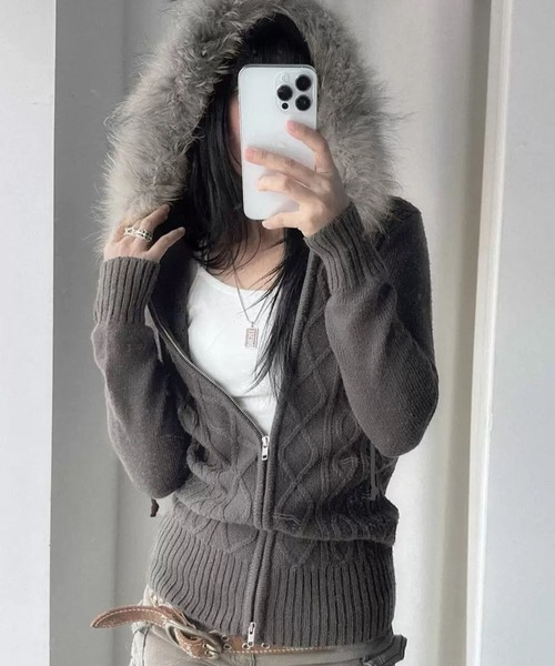 WESTSEA(ウエストシー)の「ファー付き ケーブル編み フードZIPパーカー(ニット/セーター・レディース・ブラウン/グレー・L/M)」の3枚目の写真