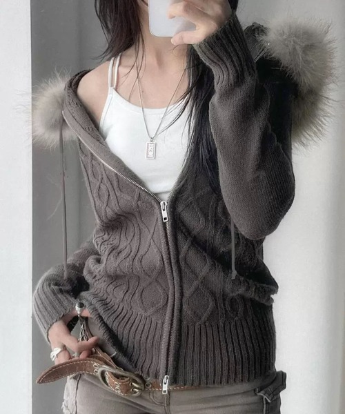 WESTSEA(ウエストシー)の「ファー付き ケーブル編み フードZIPパーカー(ニット/セーター・レディース・ブラウン/グレー・L/M)」の5枚目の写真