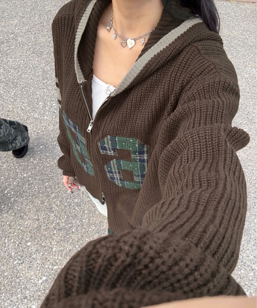 sedacle（セダクル）の「ラインストーンアップリケジップニットパーカー（ニット/セーター・メンズ・ベージュ/ブラウン/ボルドー・SMALL/MEDIUM/LARGE）」の9枚目の写真