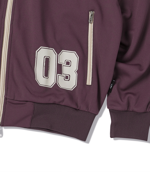 TRAVEL（トラベル）の「コンビネーションテープジャージトラックジャケットバーガンディ（ナイロンジャケット・レディース・その他・SMALL/MEDIUM/LARGE）」の5枚目の写真