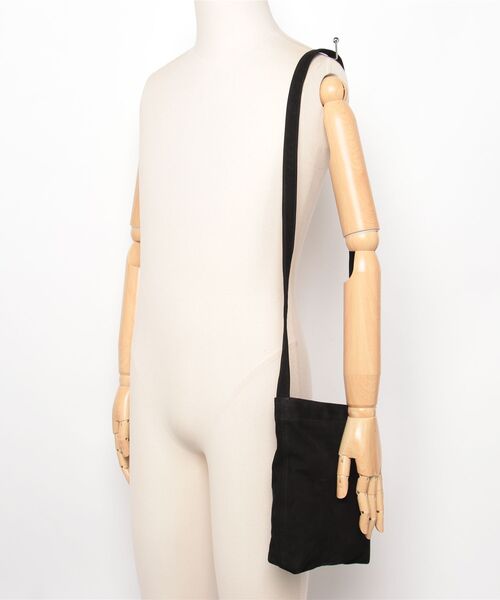 yoko sakamoto（ヨーコサカモト）の「【YOKO SAKAMOTO】 RESEARCHER BAG - MEDIUM（NUBUCK LEATHER）（ショルダーバッグ・メンズ・ブラック/ブラウン・FREE）」の8枚目の写真