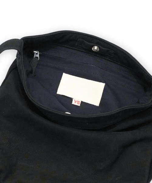 yoko sakamoto（ヨーコサカモト）の「【YOKO SAKAMOTO】 RESEARCHER BAG - MEDIUM（NUBUCK LEATHER）（ショルダーバッグ・メンズ・ブラック/ブラウン・FREE）」の3枚目の写真