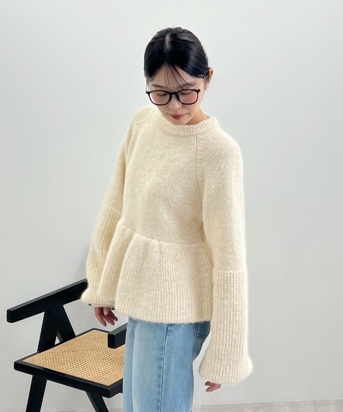 Futier land（フューティアランド）の「ボリューム袖ペプラムニットトップス（ニット/セーター・レディース・ブラウン/グレー/アイボリー・FREE）」の19枚目の写真