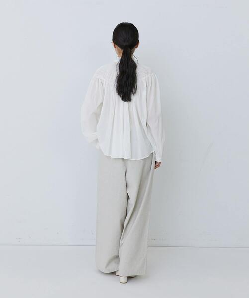 conges payes ADIEU TRISTESSE(コンジェ ペイエ アデュートリステス)の「インドコットンシャーリングステッチブラウス(シャツ/ブラウス・レディース・ライム/サックスブルー/オフホワイト・38)」の6枚目の写真
