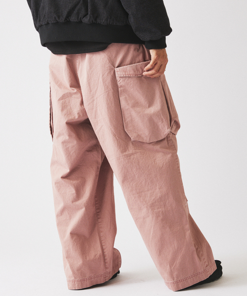 NULL(ヌル)の「NULL TOKYO / ヌル トウキョウ 別注 アウトサイド ロング パンツ(カーゴパンツ・メンズ・チャコールグレー/ブラック/ピンク・MEDIUM/LARGE)」の7枚目の写真