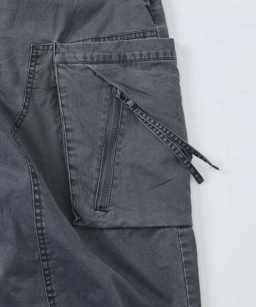 NULL(ヌル)の「NULL TOKYO / ヌル トウキョウ 別注 アウトサイド ロング パンツ(カーゴパンツ・メンズ・チャコールグレー/ブラック/ピンク・MEDIUM/LARGE)」の15枚目の写真