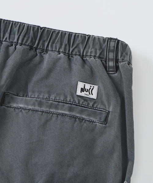 NULL(ヌル)の「NULL TOKYO / ヌル トウキョウ 別注 アウトサイド ロング パンツ(カーゴパンツ・メンズ・チャコールグレー/ブラック/ピンク・MEDIUM/LARGE)」の21枚目の写真