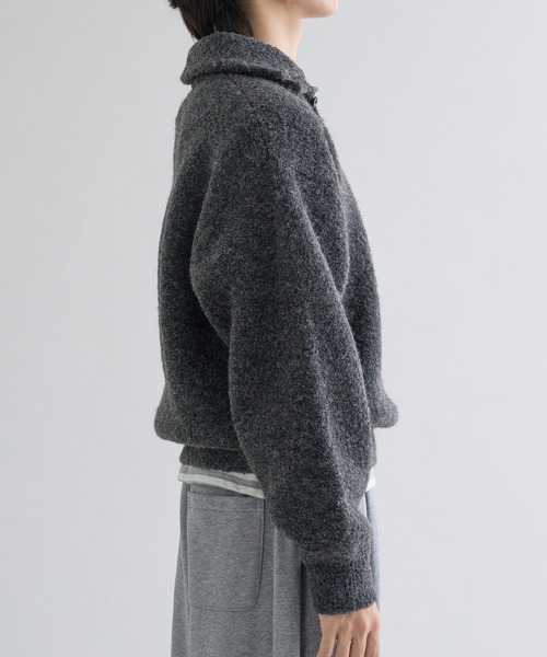 EPNK（イーピーエヌケー）の「Dual-Neck Mulch Button Knit / デュアルネック マルチボタンニット（ニット/セーター・メンズ・ブラウン/チャコールグレー・SMALL/MEDIUM/LARGE）」の5枚目の写真