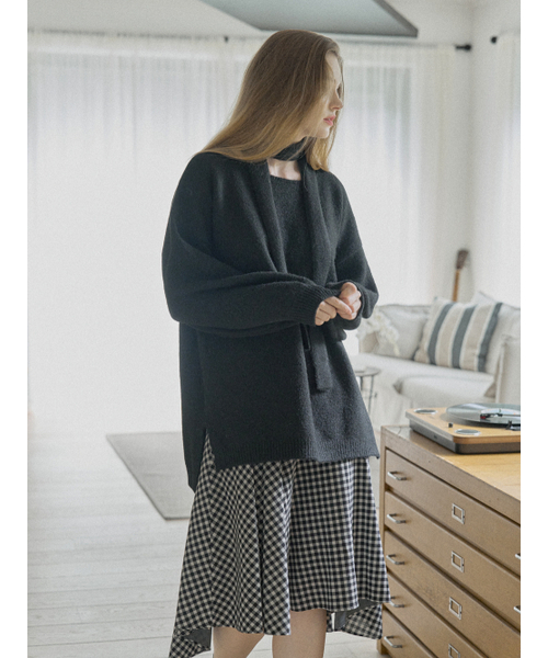 AVANT-G（アバン）の「Muffler Set Long Knit Pullover - BLACK（ニット/セーター・レディース・ブラック/グレー・FREE）」の3枚目の写真