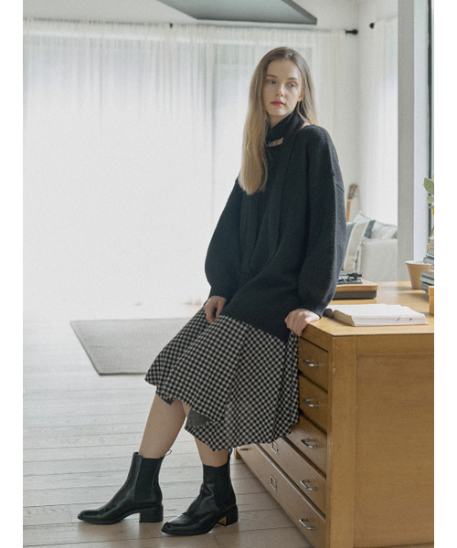 AVANT-G（アバン）の「Muffler Set Long Knit Pullover - BLACK（ニット/セーター・レディース・ブラック/グレー・FREE）」の4枚目の写真