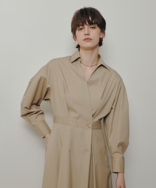 allureville（アルアバイル）の「ラップライクシャツワンピース（ワンピース・レディース・サックスブルー/ベージュ/ネイビー・1/2）」の2枚目の写真