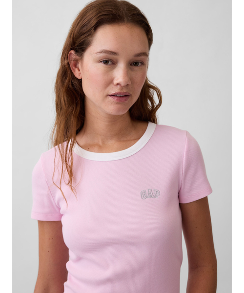 GAP(ギャップ)の「リブ GAPロゴ 半袖チビTシャツ(Tシャツ/カットソー・レディース・ピンク/ホワイト/ベージュ/ブラック/ブルー/イエロー・XS/XXS/S/M/L/XL)」の6枚目の写真